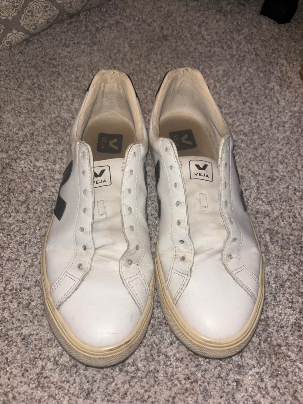 VEJA White Leather Men’s Low-Top Sneakers with Black V Logo
